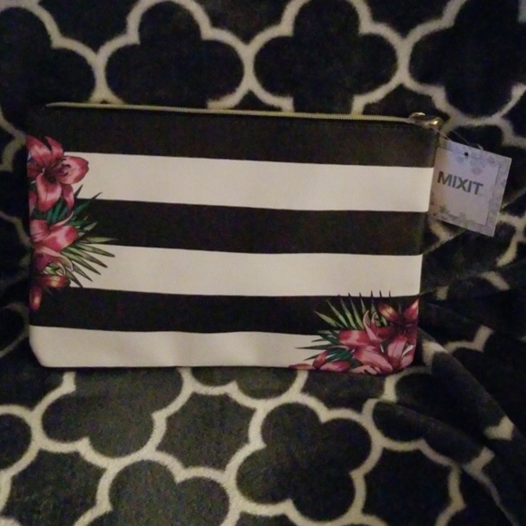 Zipper pouch - Picture 3 of 5